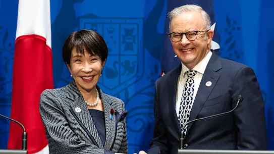 Le Premier ministre japonais Sanae Takaichi et Anthony Albanese en mai.