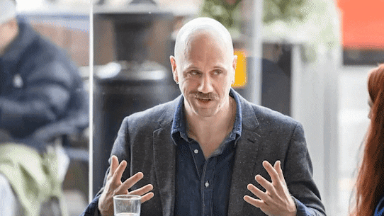 Le journaliste Michael Dulaney.