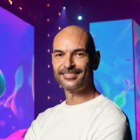 Julio Himede : Comment le décorateur australien derrière le Super Bowl Halftime Show a décroché deux nominations aux Emmy Awards