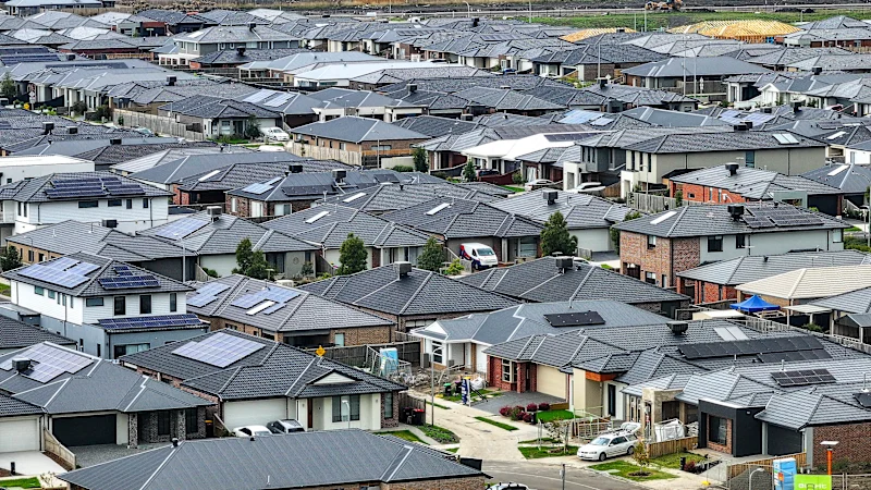 Prix ​​de l’immobilier australien : la Commonwealth Bank met en garde contre de nouvelles baisses pour Sydney et Melbourne en 2027