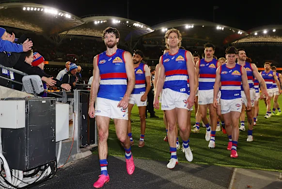 Marcus Bontempelli mène les Bulldogs hors du terrain pour la dernière fois en 2026.
