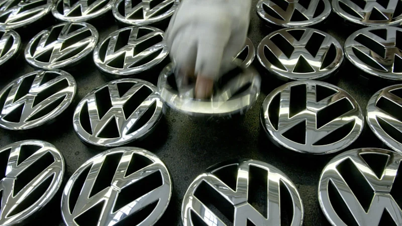 « Situation de crise » : Volkswagen va supprimer 50 000 emplois supplémentaires alors qu'elle lutte pour survivre