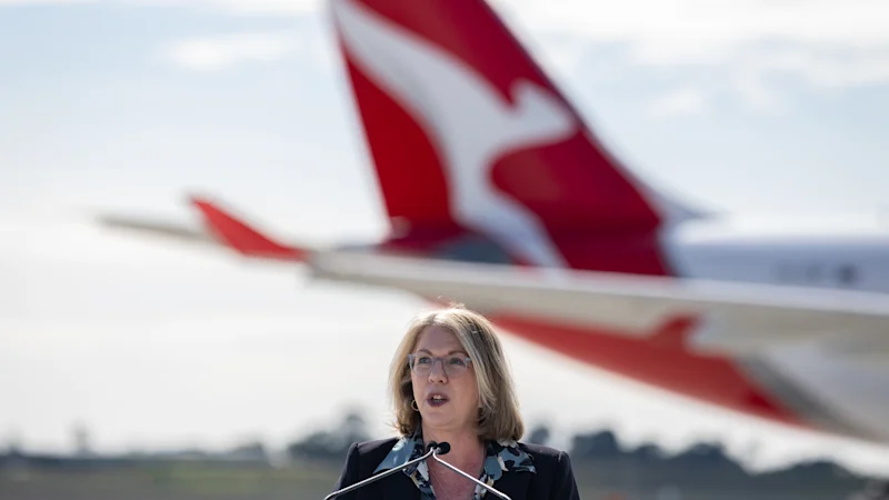 La ministre des Transports Catherine King accepte une adhésion gratuite à vie au niveau platine de Qantas