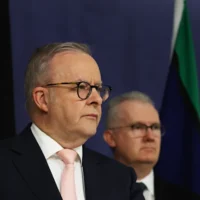 Répression de la migration de travail : Tony Burke dévoilera de nouvelles mesures avant le voyage d&rsquo;Anthony Albanese à l&rsquo;ONU
