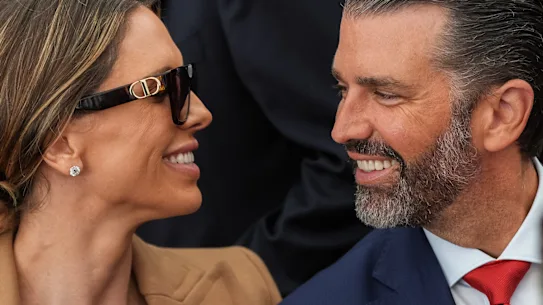 Donald Trump Jr. et son épouse Bettina Anderson se sont mariés aux Bahamas en mai.