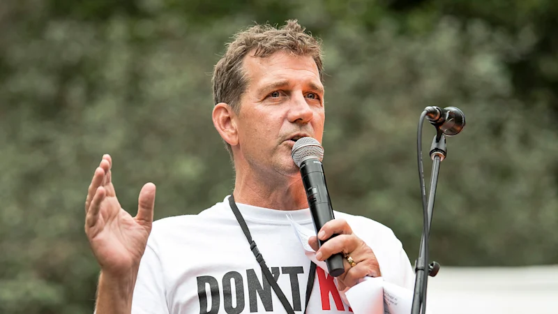 Rhys Muldoon ambassadeur de l'Australia Day : un ancien acteur de Play School exclu de son rôle suite à la réapparition de tweets offensants