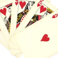 Vous avez un atout dans votre trou de vocabulaire ? Les cartes tranchantes offrent une intelligence verbale à tous les joueurs