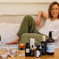 Produits chimiques et produits de soins personnels pour la peau et les cheveux : comment garder les choses plus naturelles