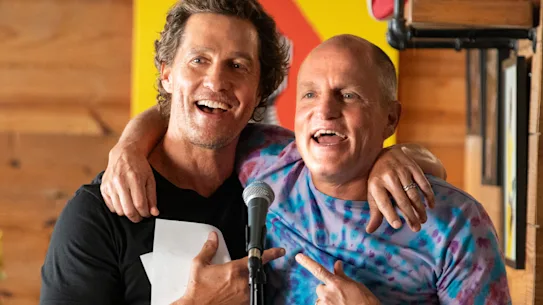 Matthew McConaughey et Woody Harrelson jouent dans Brothers, une nouvelle comédie inspirée de leur vie.