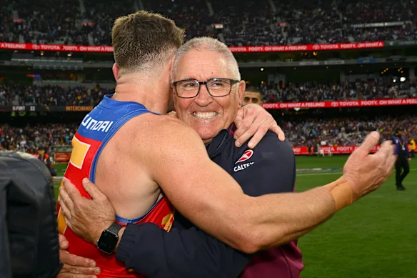 L'entraîneur des Lions Chris Fagan fait la fête samedi.