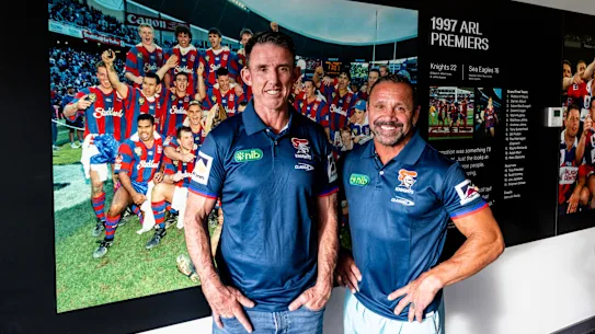 Membres de l'équipe des Newcastle Knights, gagnante du poste de Premier ministre en 1997, Stephen Crowe et Robbie O'Davis.