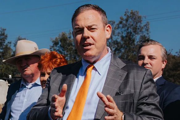 Mike Newman, leader de NSW One Nation, avec Pauline Hanson et Barnaby Joyce.