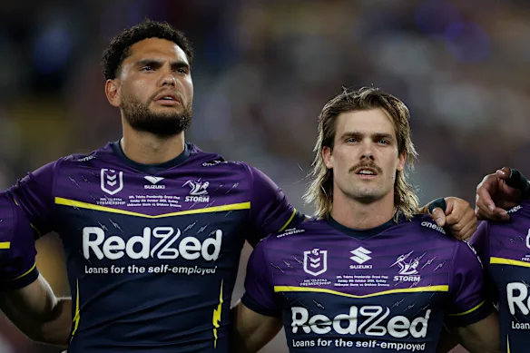 Xavier Coates et Ryan Papenhuyzen lors de la grande finale de la LNR 2025 contre les Broncos de Brisbane. 