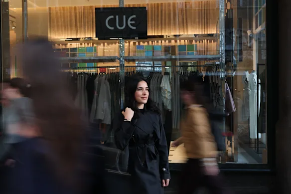 Yasmine Soufan, cliente de longue date de Cue, espère que la marque emblématique de vêtements pour femmes trouvera un sauveur.