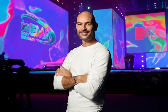 Le designer latino-australien Julio Himede.