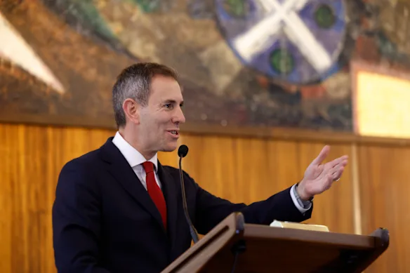 Le trésorier Jim Chalmers s'exprime avant la publication du rapport intergénérationnel 2026 à l'Université nationale australienne de Canberra la semaine dernière.