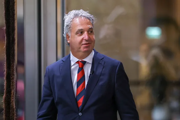 L'ancien PDG de Melbourne, Paul Guerra, a intenté une action en justice contre le club après avoir été limogé en avril.