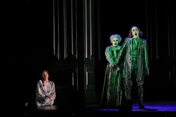 Rachelle Durkin, Michaela Cadwgan et Kanen Breen.