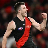 Zach Merrett : la star d&rsquo;Essendon remporte la septième médaille Crichton au milieu d&rsquo;une impasse commerciale en cours avec Hawthorn