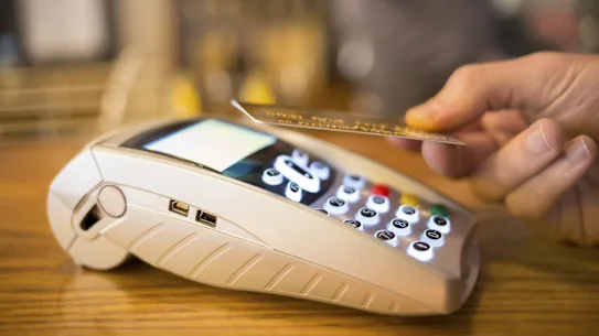 Les suppléments de carte sont interdits à partir du jeudi 1er octobre. Voici ce que vous devez savoir.