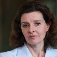 Interdiction des cartes de crédit ATO : Pauline Hanson et Allegra Spender se sont unies pour demander au bureau des impôts d&rsquo;annuler l&rsquo;interdiction des paiements par carte de crédit