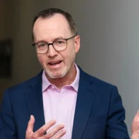 David Shoebridge : le nouveau leader des Verts appelle à la fin de l&rsquo;aide militaire à l&rsquo;Ukraine et à l&rsquo;expulsion des bases américaines d&rsquo;Australie