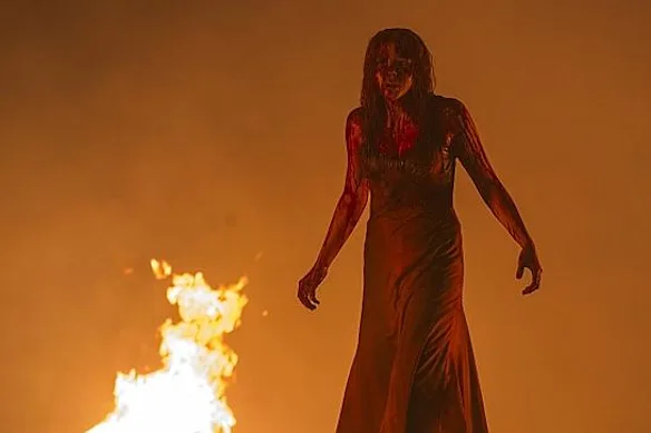 Chloë Grace Moretz fait des ravages dans la version cinématographique 2013 de Carrie.