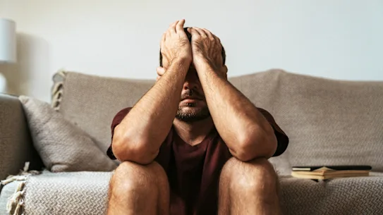 Les hommes ont besoin de confiance pour demander de l’aide sans honte.