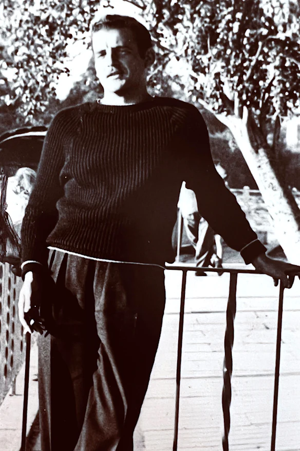 Anastasios Kapetopoulos vers 1960 Torrens River Adelaide. 