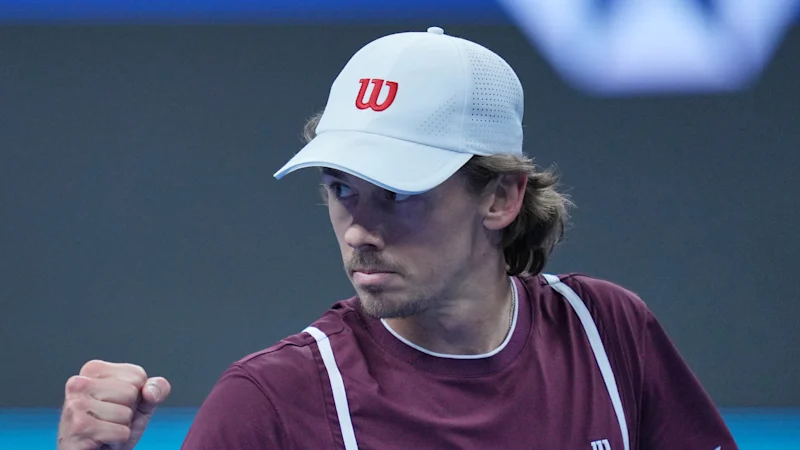 Alex de Minaur : la star australienne atteint la finale de l'Open de Chine après l'abandon d'Hubert Hurkacz blessé