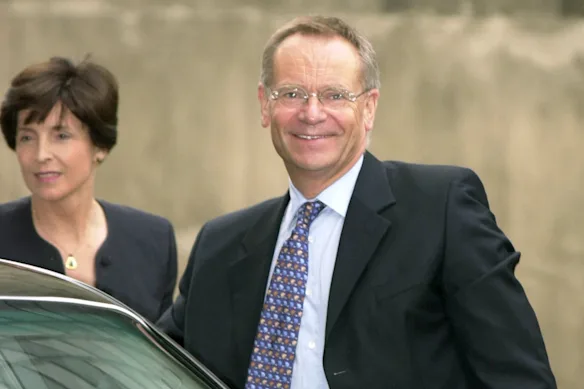 Archer et Mary à Londres en 2001 lors de son procès pour parjure.