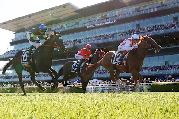Giga Kick remporte l'Everest 2022.