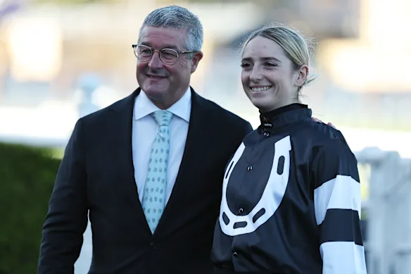 Le meilleur apprenti jockey Siena Grima et le mentor Darren Beadman.