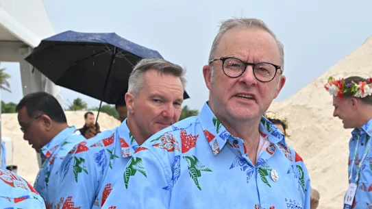 Le ministre du Changement climatique Chris Bowen et le Premier ministre Anthony Albanese représentent l'Australie à l'événement pré-COP.