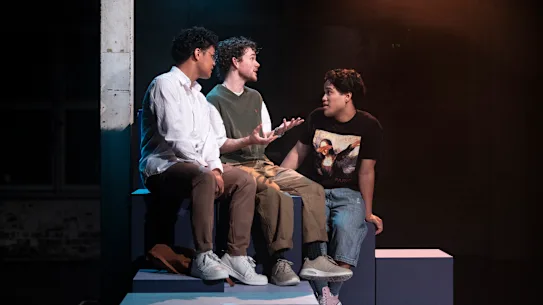 Chad Rosete, Lawrence Hawkins et Ken Paolo dans Rhomboïd.