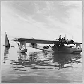 Bateau volant Qantas Catalina à Karachi en 1945.