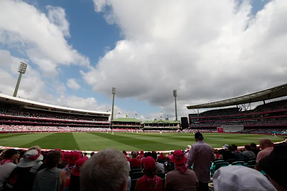 Le SCG : plein en janvier, moins en octobre.