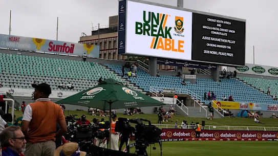Les tribunes sont en grande partie vides à Kingsmead.
