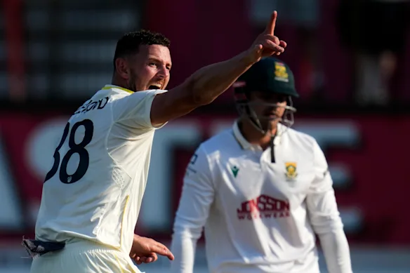 L'Australien Josh Hazlewood a fait appel avec succès en faveur du poids léger contre le Sud-Africain David Bedingham.