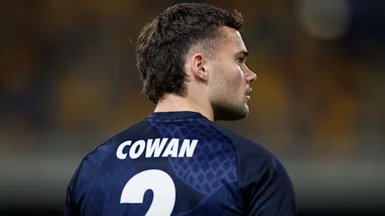 Lachie Cowan a été transporté à l'hôpital en ambulance mais a depuis été libéré.