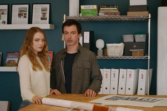 Emma Stone et Nathan Fielder incarnent le couple marié Whitney et Asher dans The Curse.