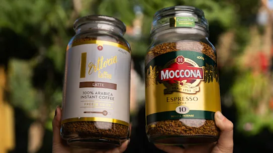 La société mère de Moccona a intenté une action en justice contre le pot en verre de café instantané de 400 g de Vittoria – et Vittoria a gagné.