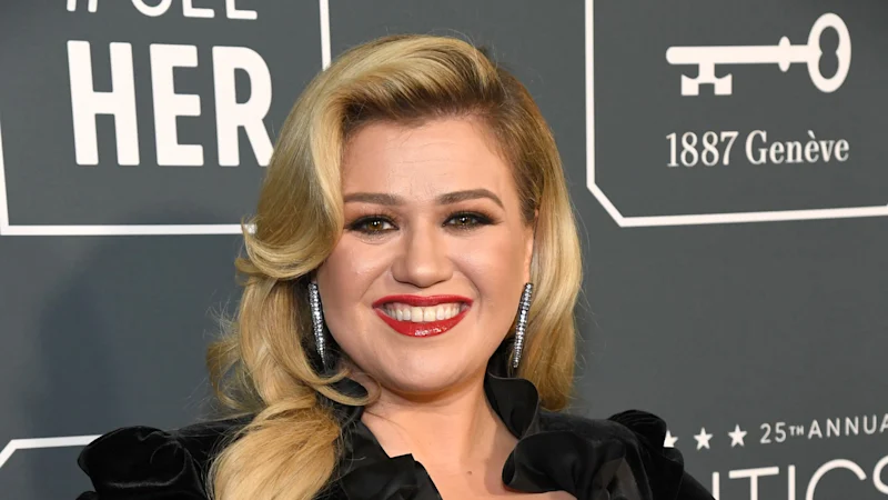 Kelly Clarkson se dispute avec un magasin de nouveautés de Brooklyn et Internet s'accumule
