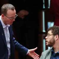 Allégations de Jordan Steele-John : le personnel et les membres des Verts demandent une enquête indépendante sur le sénateur
