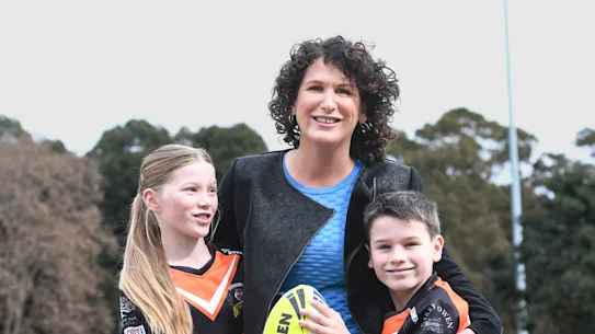 Melissa Donnelly avec ses enfants Ellie, 11 ans, et George, 8 ans.