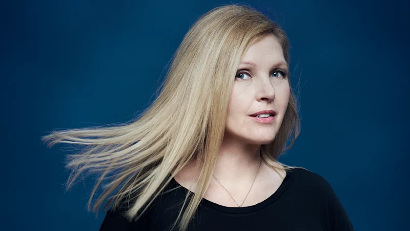 Sarah Cracknell de Saint Etienne : les histoires personnelles derrière la musique, la carrière cinématographique de son père et sa vie avec son mari Martin Kelly