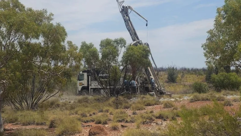 Une augmentation des ressources en terres rares en vue alors que Red Metal fore le géant du Queensland