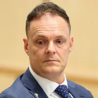 Tragédie hippique de la Caulfield Cup : le PDG de Racing Victoria, Aaron Morrison, confirme que l&rsquo;examen de la mort d&rsquo;Ohope Wins reste ouvert