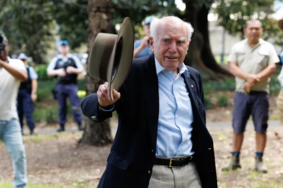 L'ancien Premier ministre John Howard a déclaré que le site de la caserne était précieux et irremplaçable. 