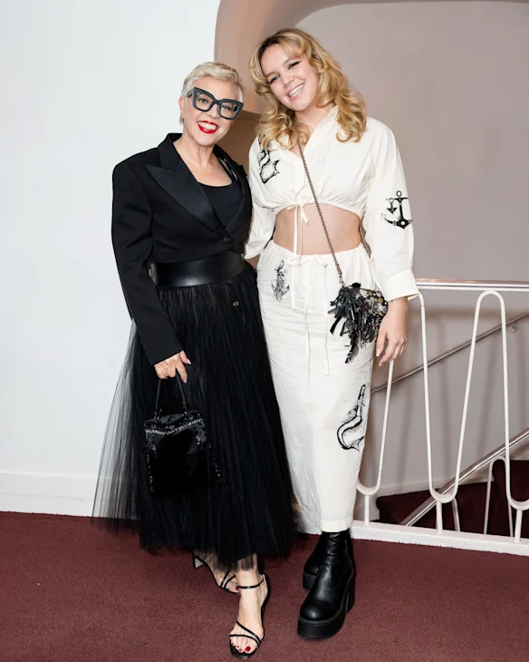 La designer Catherine Martin Luhrmann, quatre fois lauréate d'un Oscar, et sa fille Lilly Luhrmann rejoindront Lexus au Carnaval de la Melbourne Cup 2026.